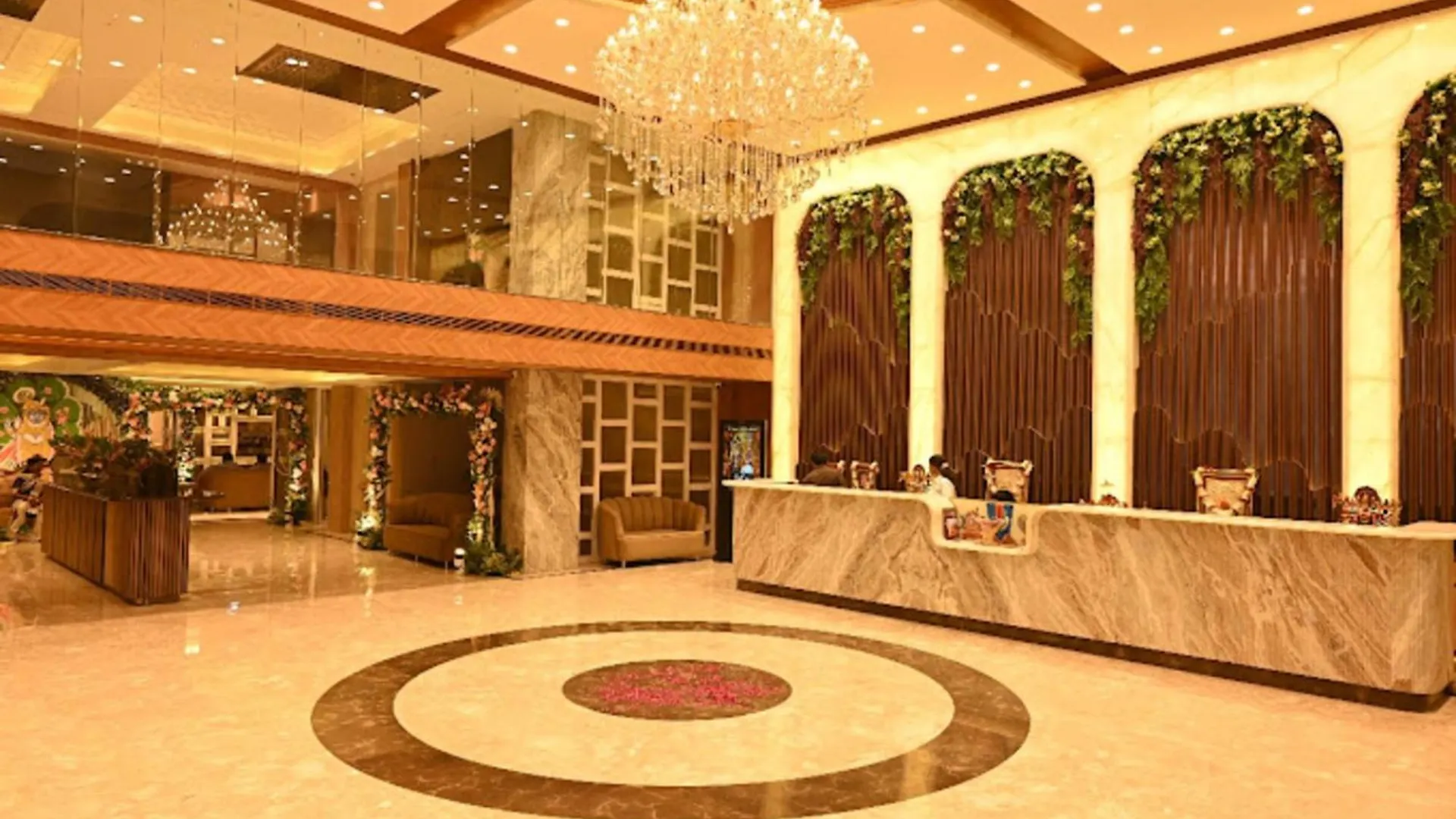 Balaji Palace Kashi Benares 3*,